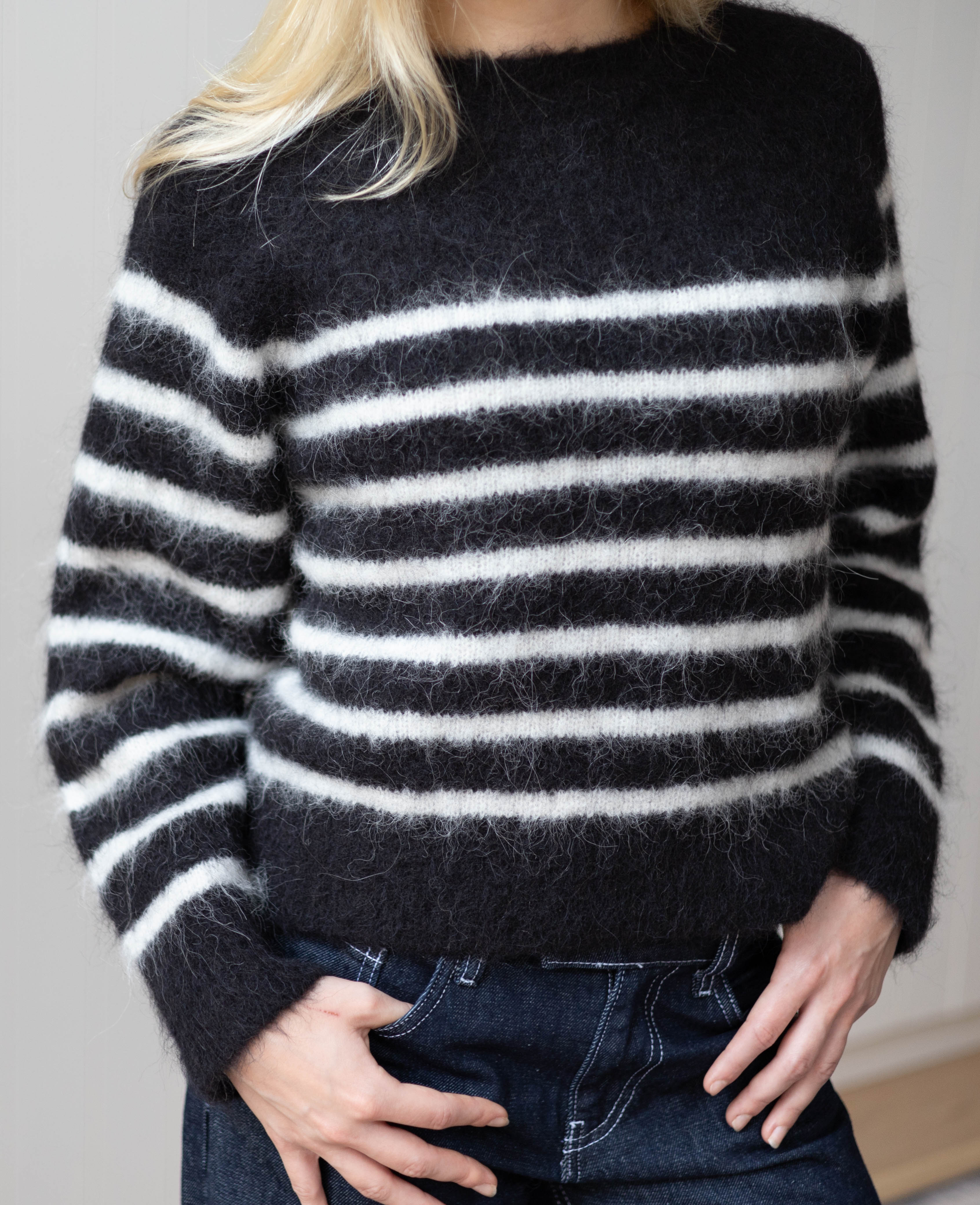 Cara Jumper - Black & White