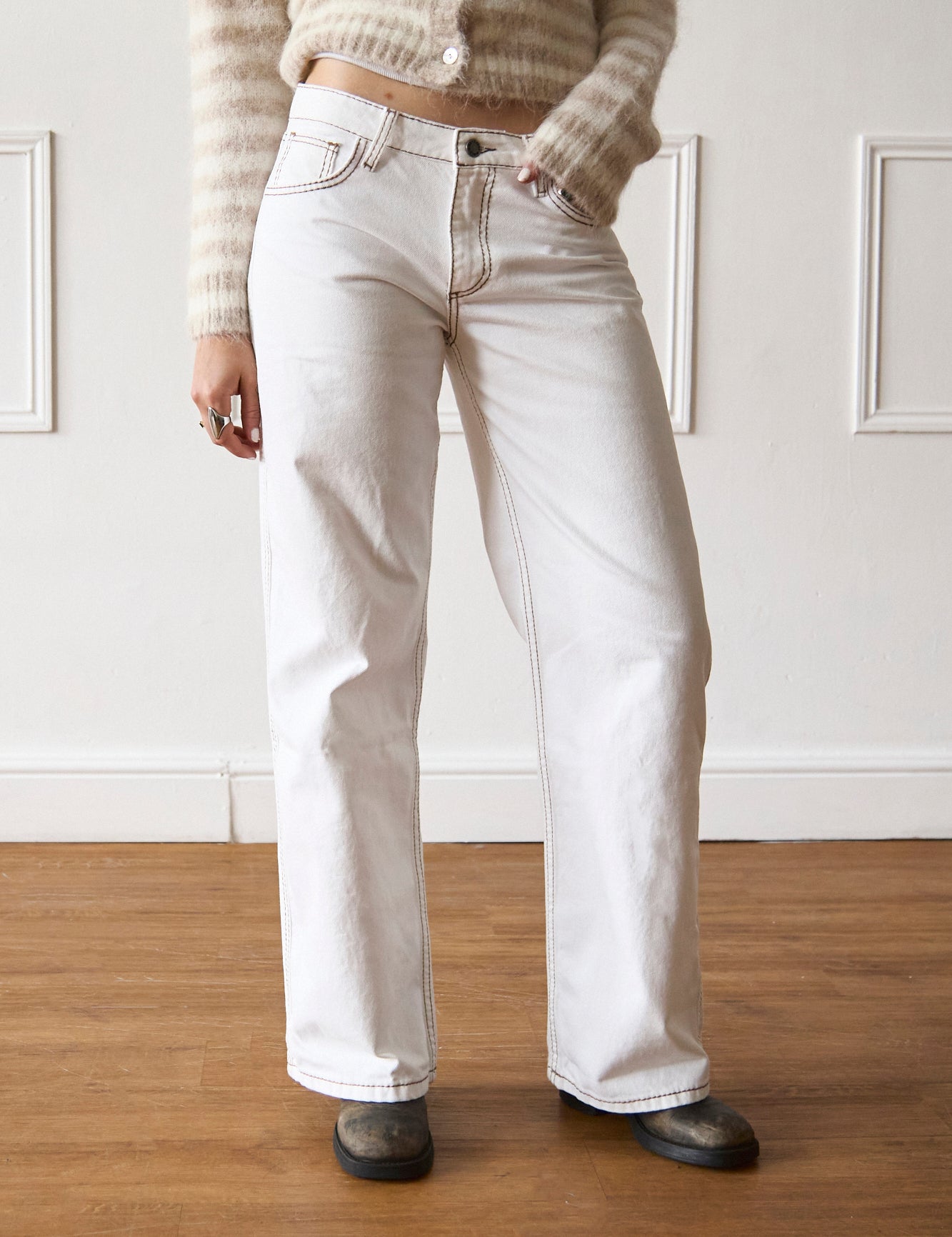 LILA_JEANS_WHITE_BROWN.jpg