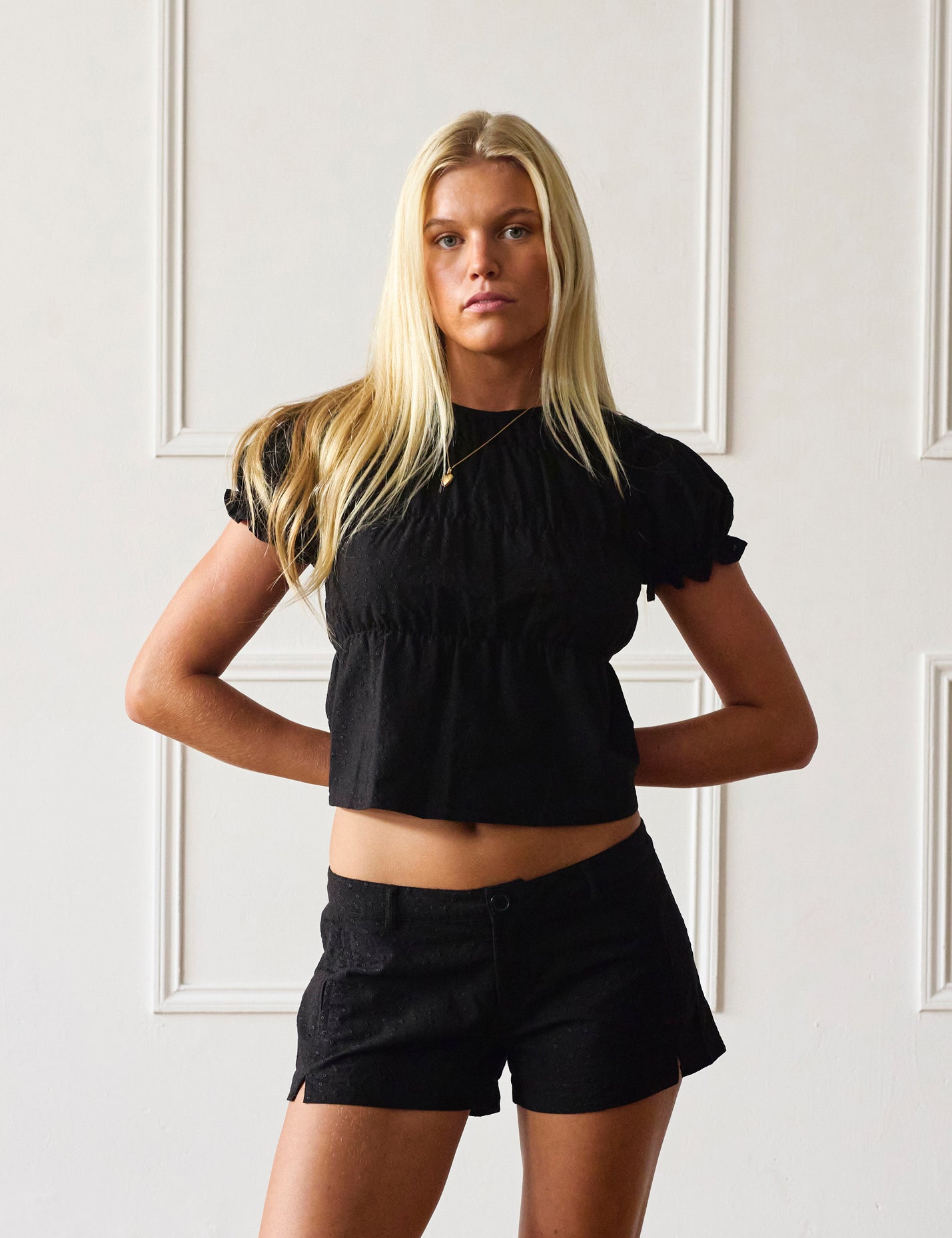 NEW_MINISHORTS_BLACK_d96dda64-57bc-44d7-807e-259ecfed27c4.jpg