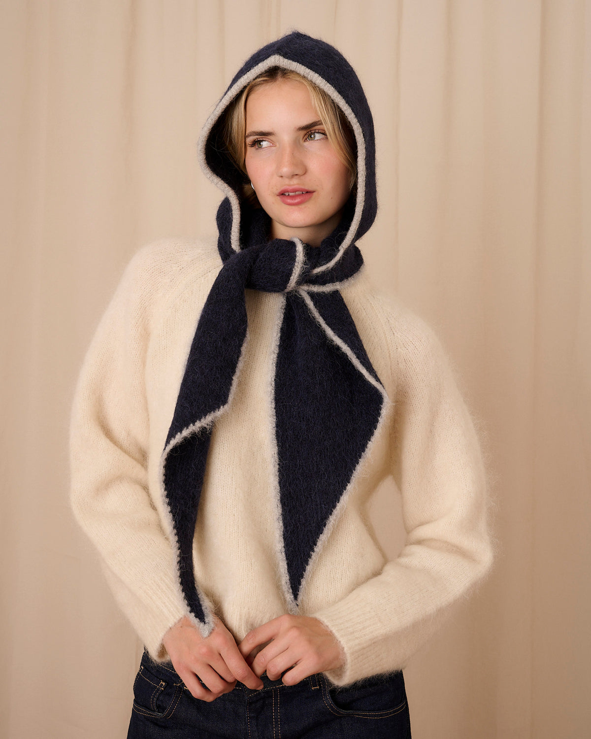Knitted Hood - Navy